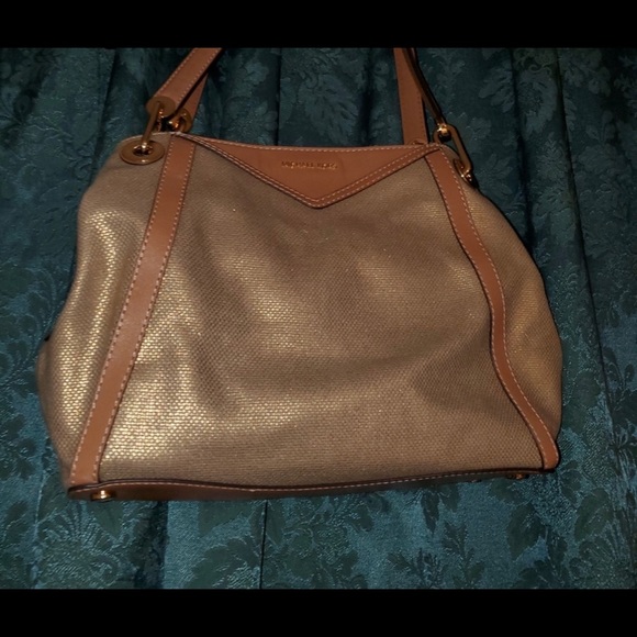 Michael Kors ladies purse is Medium. - Picture 8 of 8